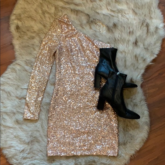 Nasty Gal Dresses & Skirts - Nasty gal one sleeve glitter dress